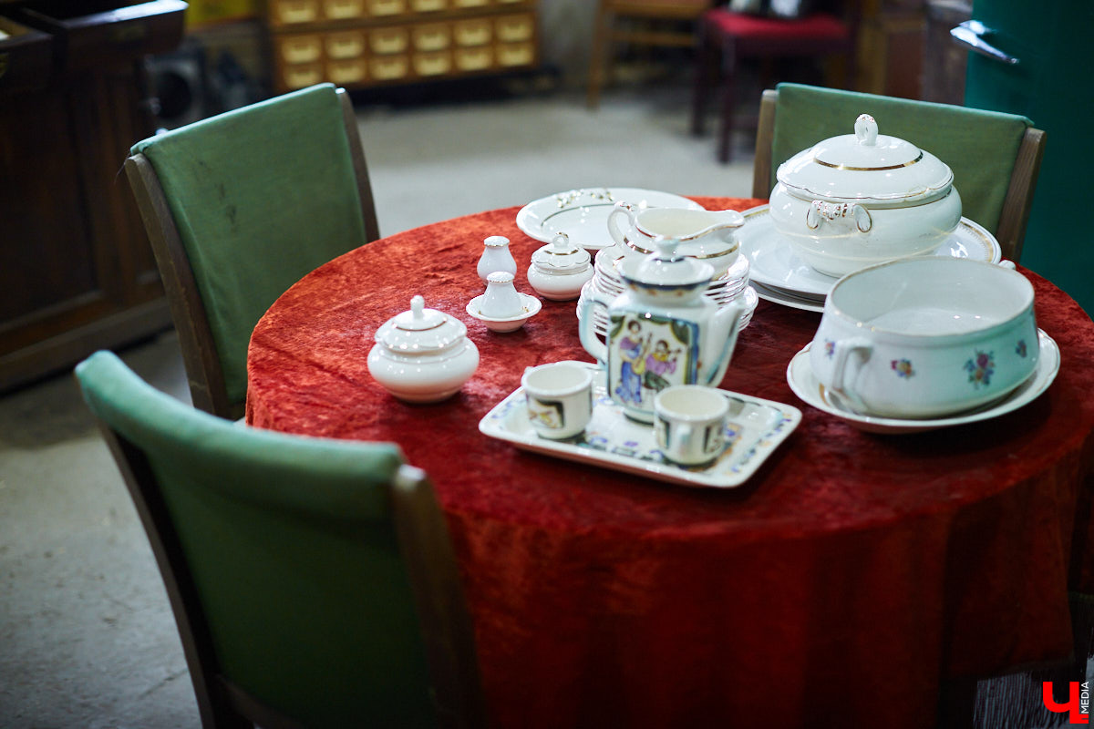 Конструктивизм, сталинский классицизм, советский модернизм — три основных периода архитектуры прошлого столетия. Какое влияние они оказали на дизайн мебели и интерьера?