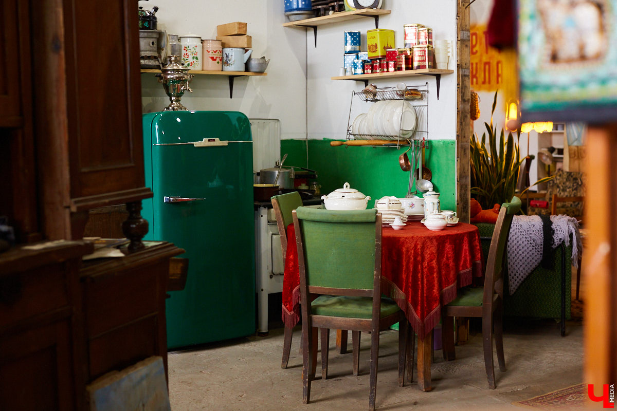 Конструктивизм, сталинский классицизм, советский модернизм — три основных периода архитектуры прошлого столетия. Какое влияние они оказали на дизайн мебели и интерьера?