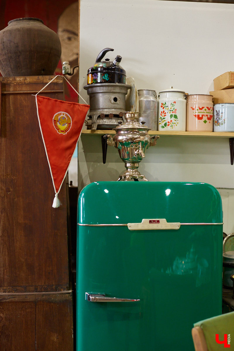 Конструктивизм, сталинский классицизм, советский модернизм — три основных периода архитектуры прошлого столетия. Какое влияние они оказали на дизайн мебели и интерьера?