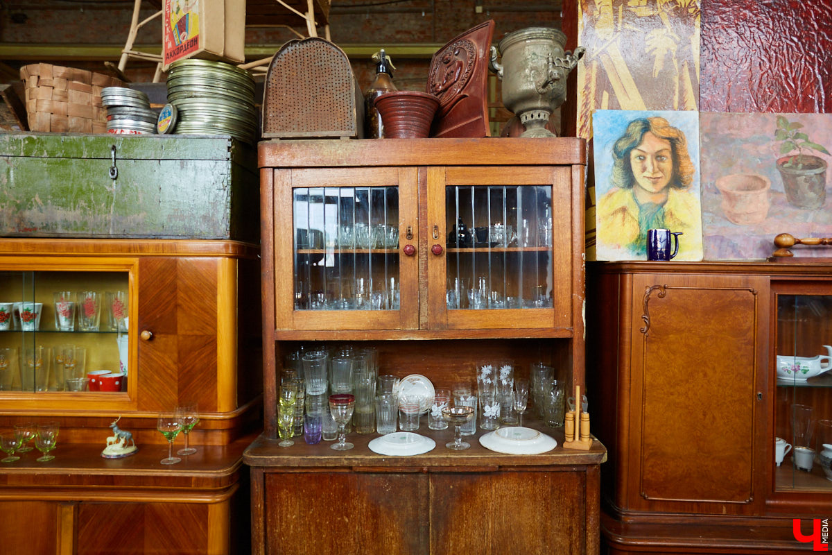 Конструктивизм, сталинский классицизм, советский модернизм — три основных периода архитектуры прошлого столетия. Какое влияние они оказали на дизайн мебели и интерьера?