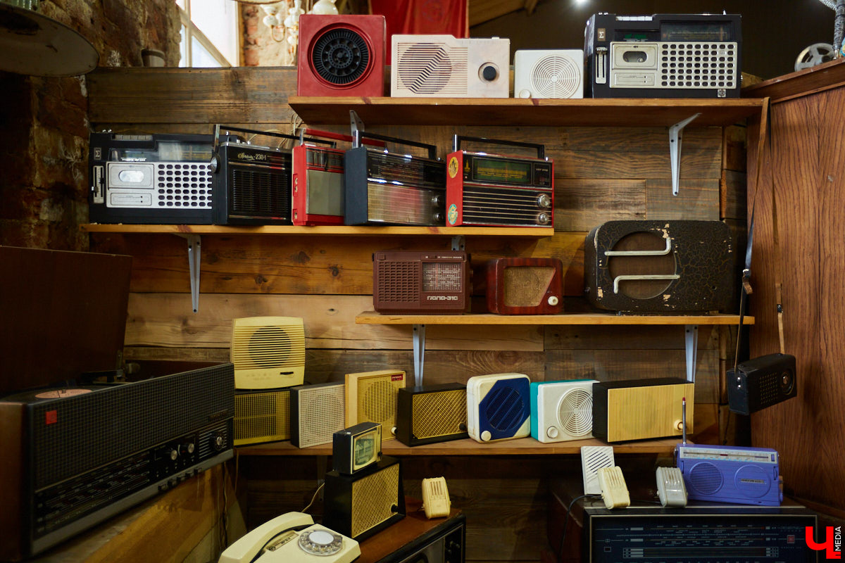 Конструктивизм, сталинский классицизм, советский модернизм — три основных периода архитектуры прошлого столетия. Какое влияние они оказали на дизайн мебели и интерьера?