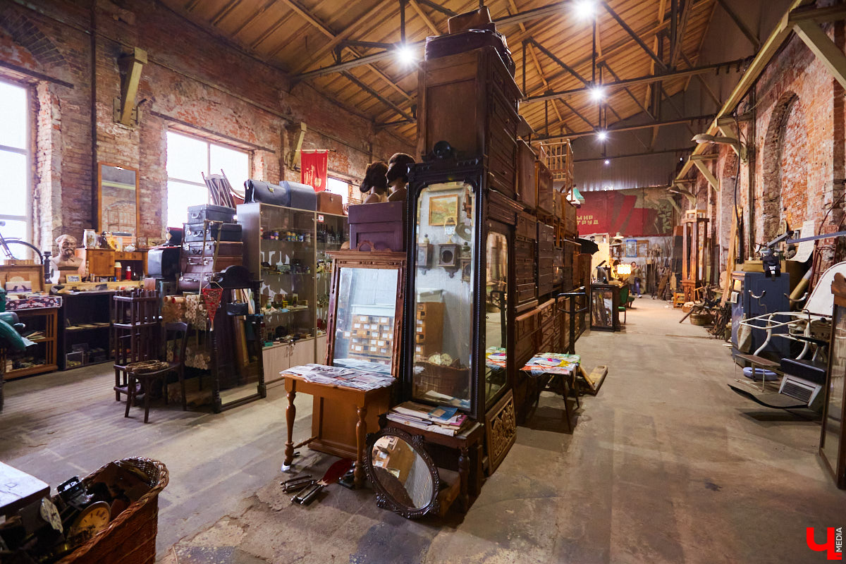 Конструктивизм, сталинский классицизм, советский модернизм — три основных периода архитектуры прошлого столетия. Какое влияние они оказали на дизайн мебели и интерьера?