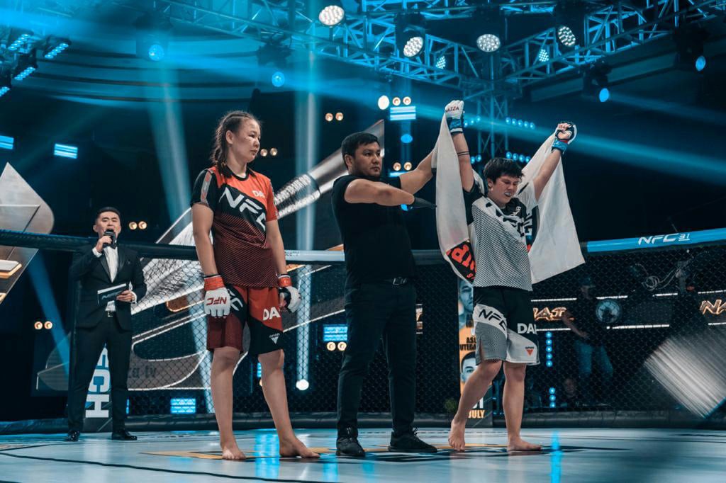 Победы в соревнованиях, тренировки, прыжки с парашютом, изучение корейского языка и личная жизнь. Корреспондент «Ключ-Медиа» узнал у 19-летней владимирской спортсменки Вероники Борисовой о том, как ей удается всё совмещать.