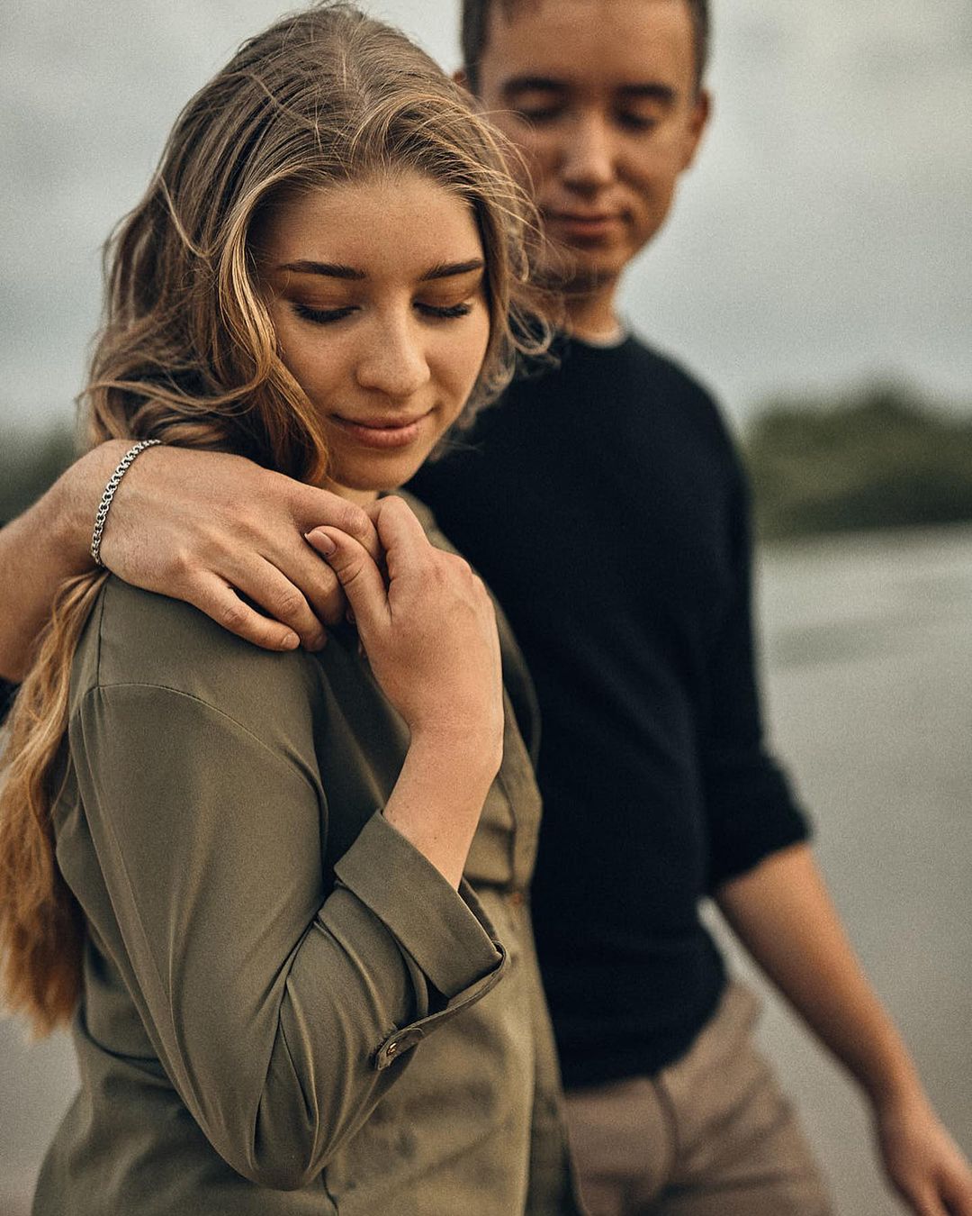 Владимирский фотограф Руслан Васильев, фиксирующий неподдельные эмоции, отвечает на неудобные вопросы о романтических фотосъемках.