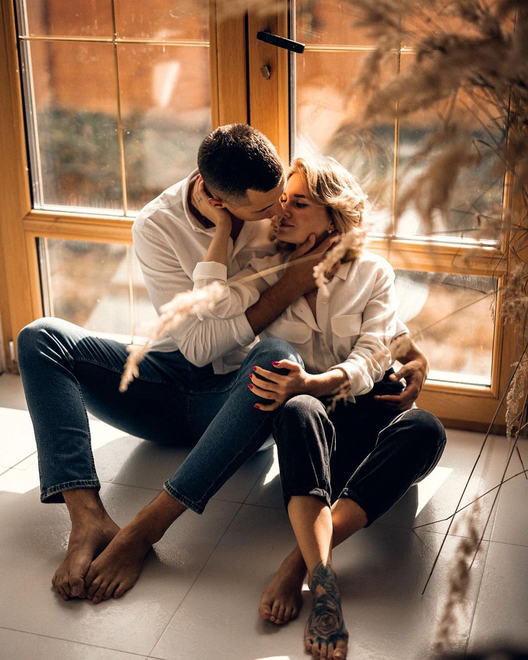 Владимирский фотограф Руслан Васильев, фиксирующий неподдельные эмоции, отвечает на неудобные вопросы о романтических фотосъемках.