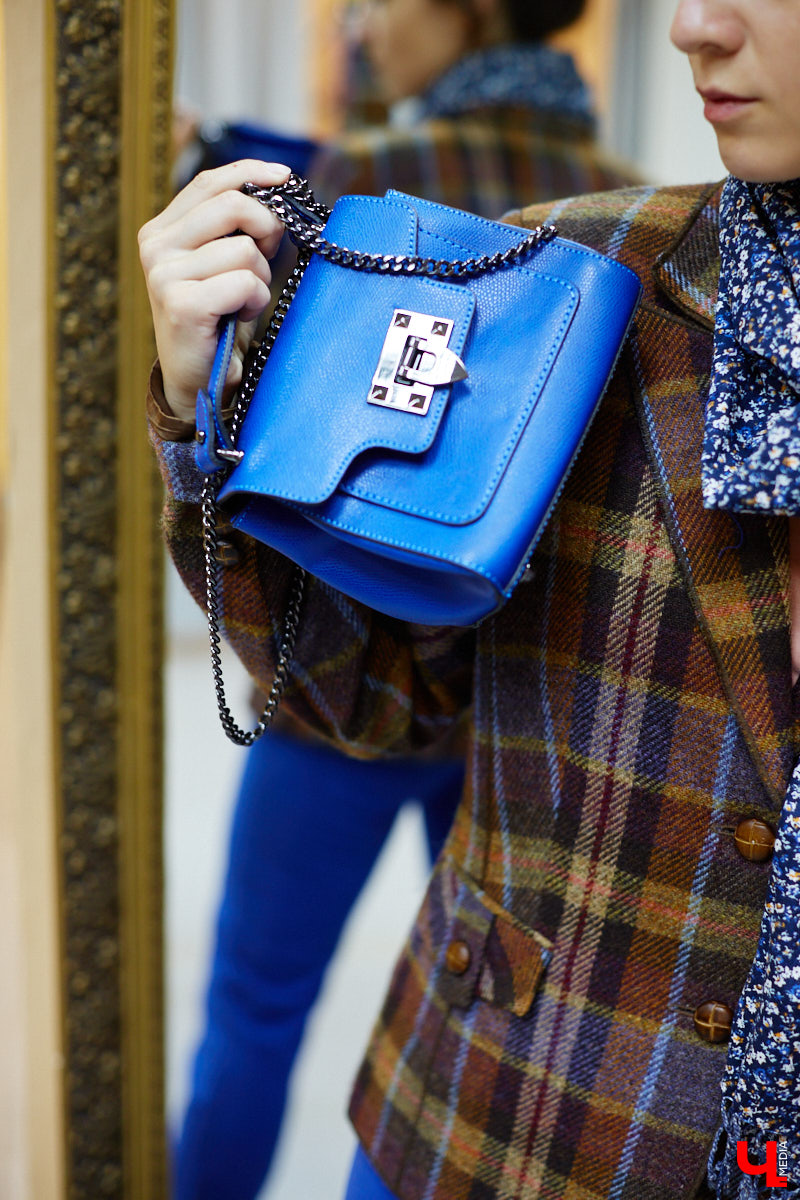 Секонд-хенды работают на идею экологичности или одеваться там — просто очередной тренд? Вместе с владимирским экспертом по стилю Еленой Капп разбирались, как искать в «стоках» бренды, а также какие нынче в моде фасоны и цвета.