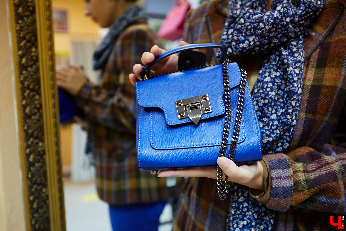 Секонд-хенды работают на идею экологичности или одеваться там — просто очередной тренд? Вместе с владимирским экспертом по стилю Еленой Капп разбирались, как искать в «стоках» бренды, а также какие нынче в моде фасоны и цвета.