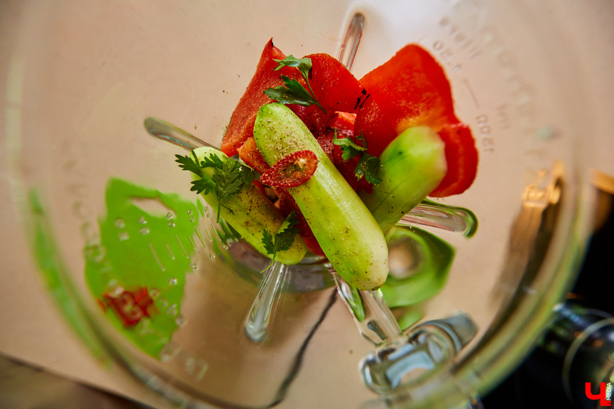 Руководитель танцевальной академии «LaViDanza» и бизнесвумен освоила навыки андалузских гаспачеро.