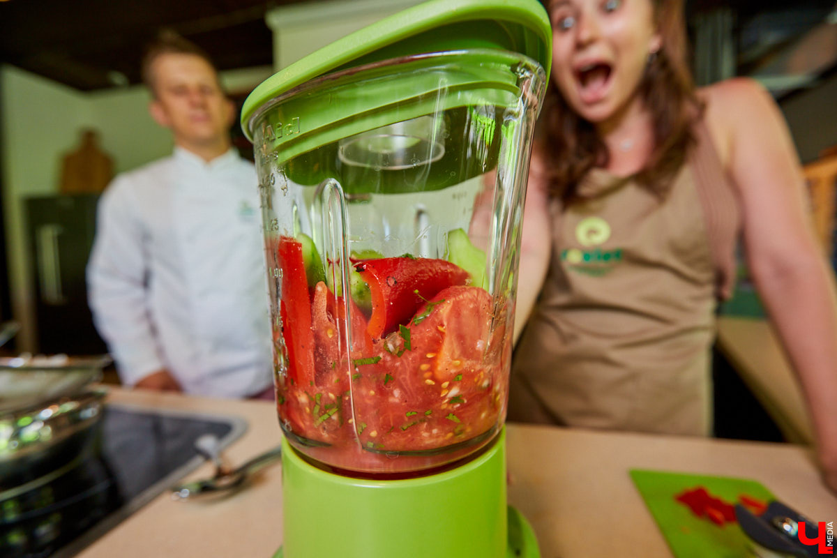 Руководитель танцевальной академии «LaViDanza» и бизнесвумен освоила навыки андалузских гаспачеро.