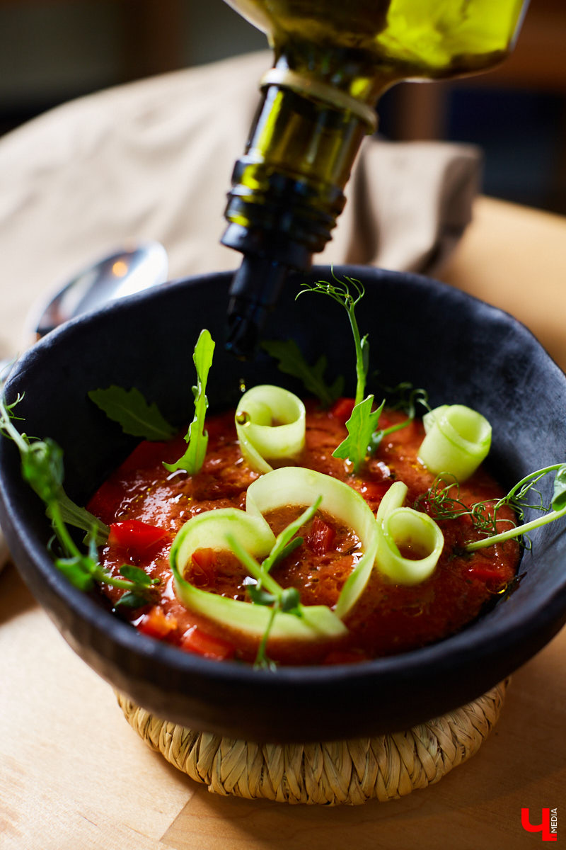 Руководитель танцевальной академии «LaViDanza» и бизнесвумен освоила навыки андалузских гаспачеро.