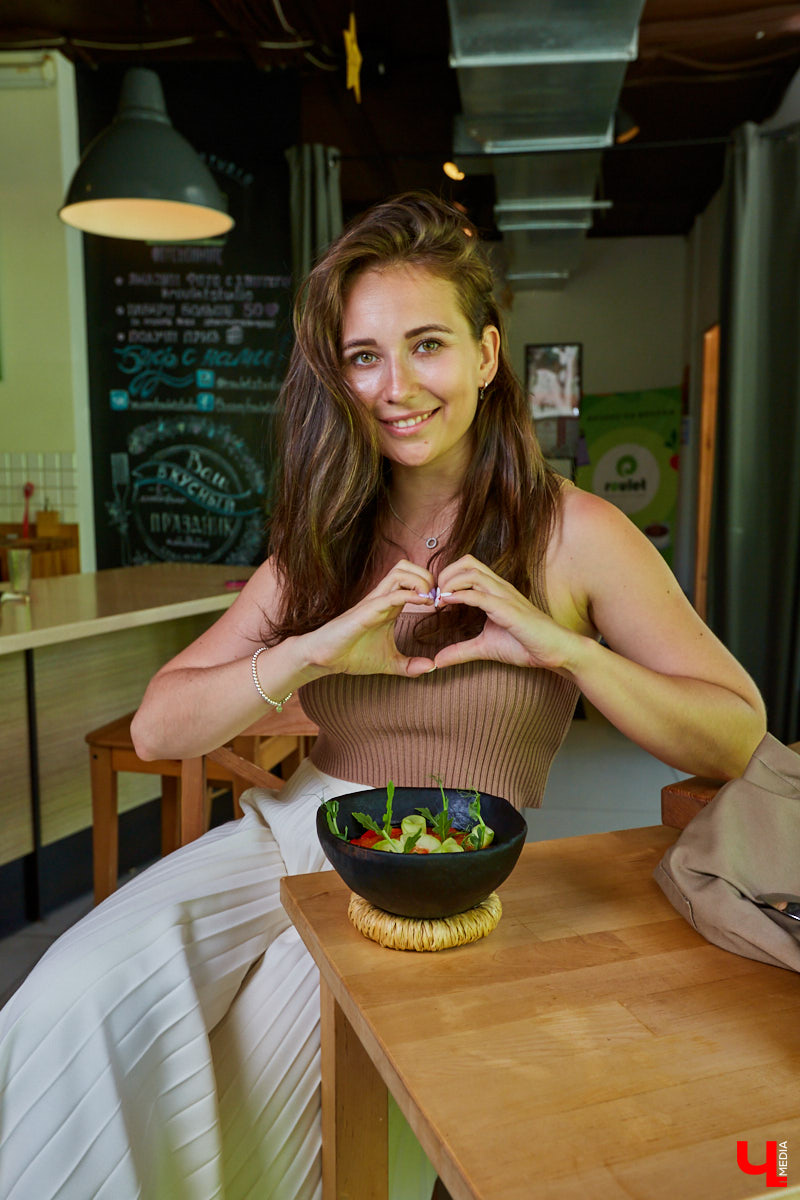 Руководитель танцевальной академии «LaViDanza» и бизнесвумен освоила навыки андалузских гаспачеро.