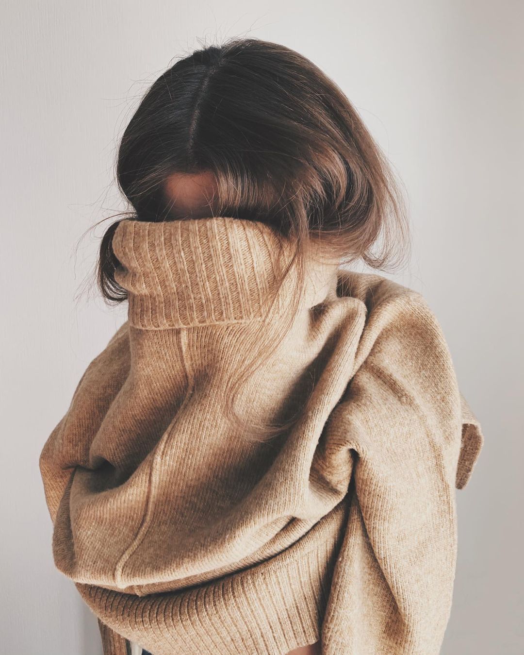 Разбираемся с психологом Кристиной Вдовиной, как увлечения помогают каждому из нас в самоидентификации и почему блогерская честность имеет важные последствия.