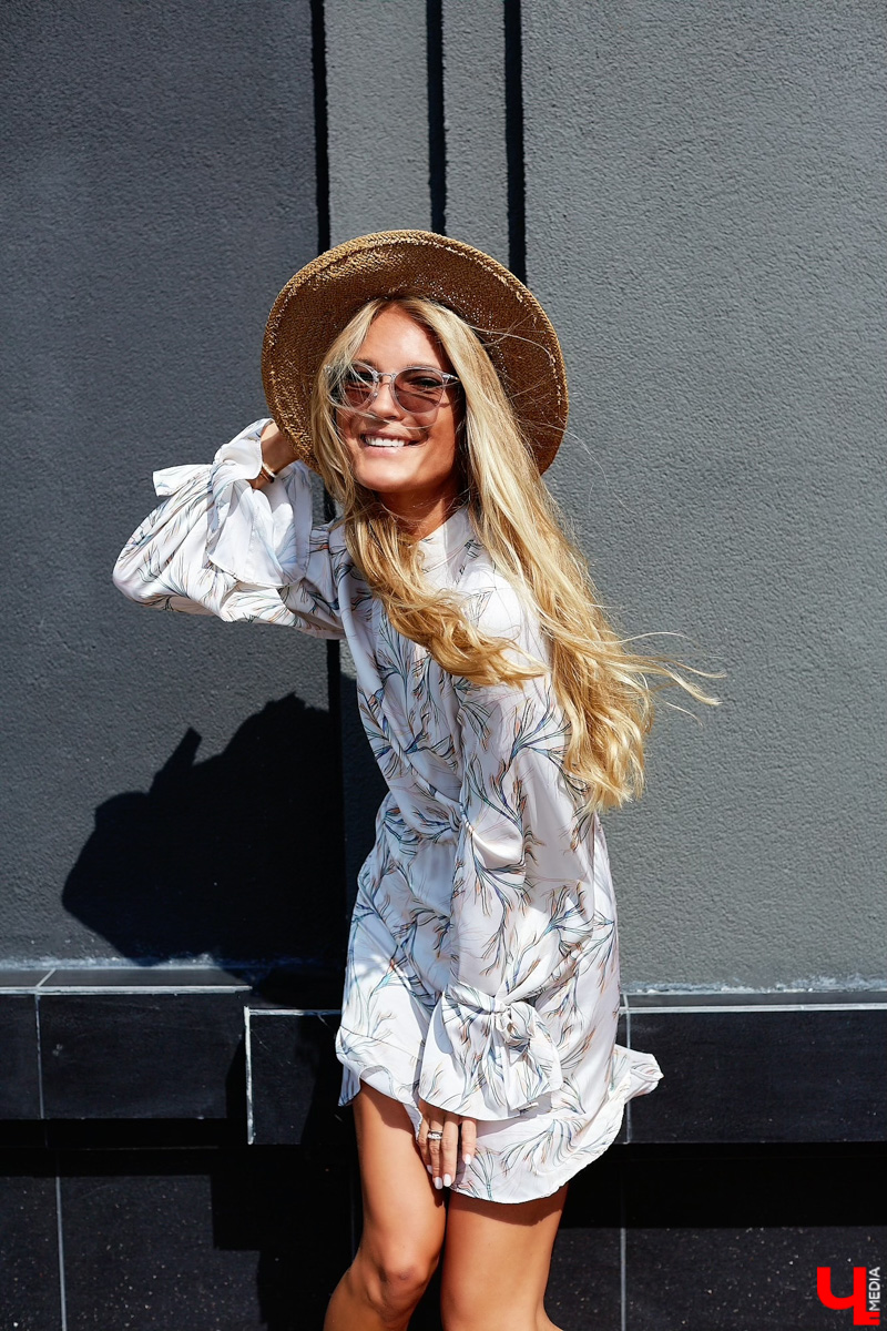 Влада Energy - активная и увлекающаяся личность. Девушка совмещает работу видеографа для коммерческих проектов, консультирует девушек, будучи спортивным нутрициологом, и ведет свой блог в Инстаграме. На съемку Влада приехала с целым чемоданом вещей, потому что привыкла всегда быть во всеоружии.