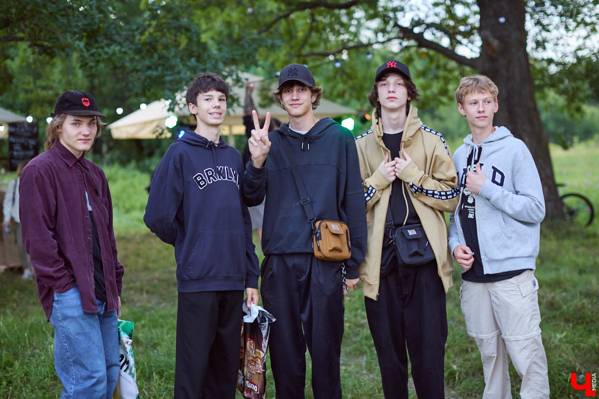 Каждый местный любитель электроники хотя бы раз бывал на мероприятиях объединения PANORAMA. Комьюнити ассоциируется с форматом летних оупенов, которые знакомят слушателей с новыми течениями в музыке. Что представляет из себя на данный момент PANORAMA и какие, по мнению одного из организаторов электронного джема Aftarain, сегодня в тренде жанры и стили, — в материале «Ключ-Медиа».