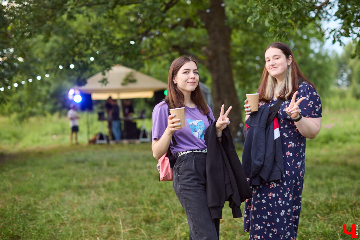 Каждый местный любитель электроники хотя бы раз бывал на мероприятиях объединения PANORAMA. Комьюнити ассоциируется с форматом летних оупенов, которые знакомят слушателей с новыми течениями в музыке. Что представляет из себя на данный момент PANORAMA и какие, по мнению одного из организаторов электронного джема Aftarain, сегодня в тренде жанры и стили, — в материале «Ключ-Медиа».