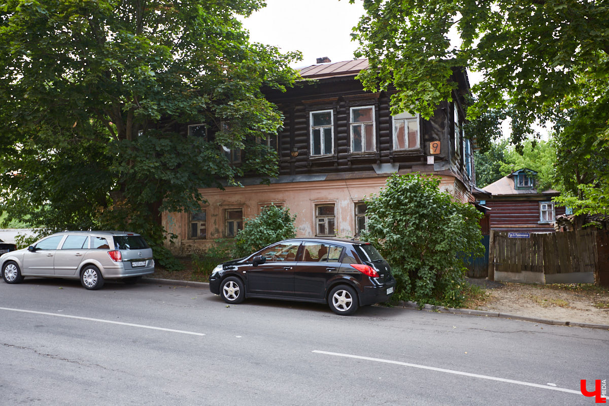 Сносить, реставрировать или забыть? Что делать со старинными владимирскими домами? Однозначного ответа нет, но задуматься в очередной раз стоит.