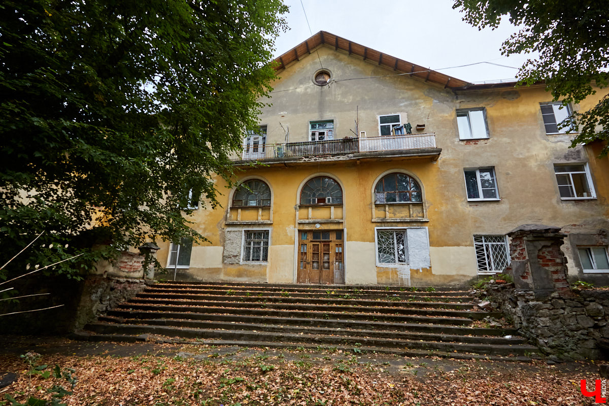 Сносить, реставрировать или забыть? Что делать со старинными владимирскими домами? Однозначного ответа нет, но задуматься в очередной раз стоит.