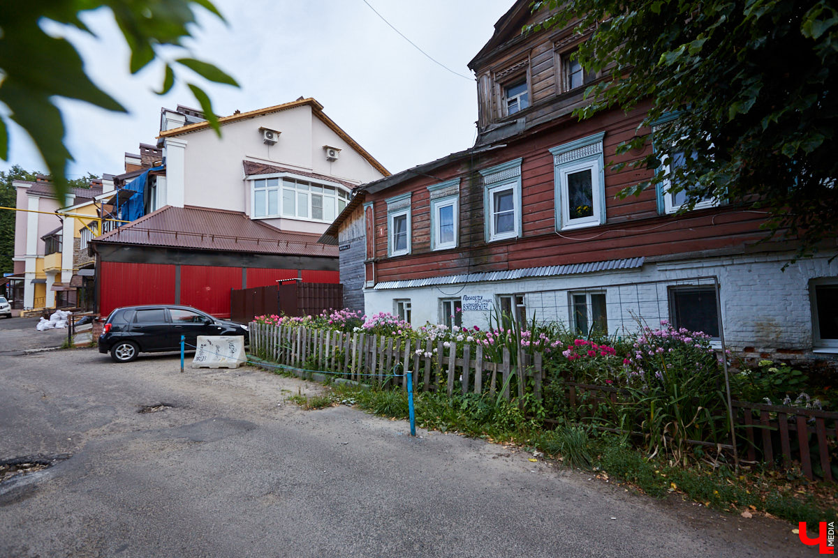 Сносить, реставрировать или забыть? Что делать со старинными владимирскими домами? Однозначного ответа нет, но задуматься в очередной раз стоит.