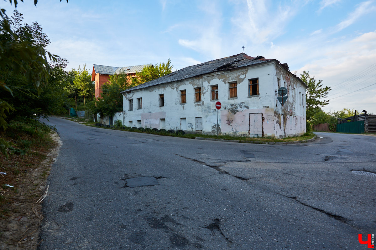 Сносить, реставрировать или забыть? Что делать со старинными владимирскими домами? Однозначного ответа нет, но задуматься в очередной раз стоит.