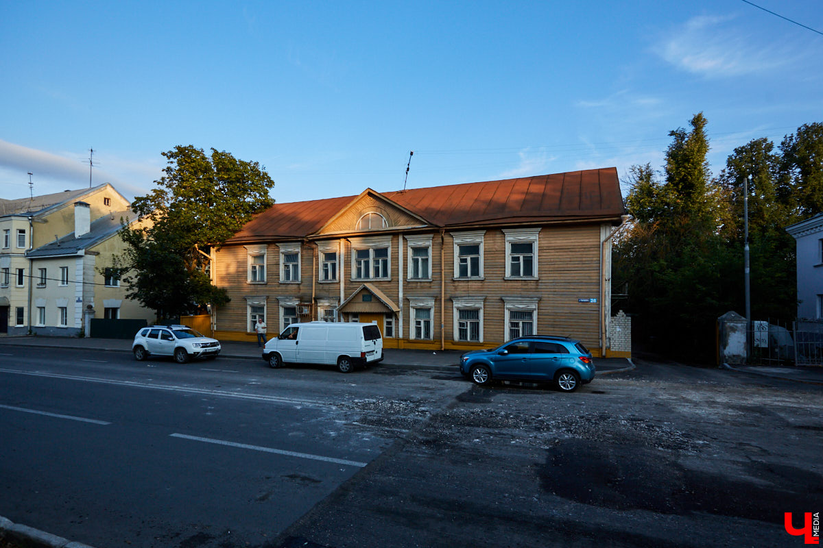 Сносить, реставрировать или забыть? Что делать со старинными владимирскими домами? Однозначного ответа нет, но задуматься в очередной раз стоит.