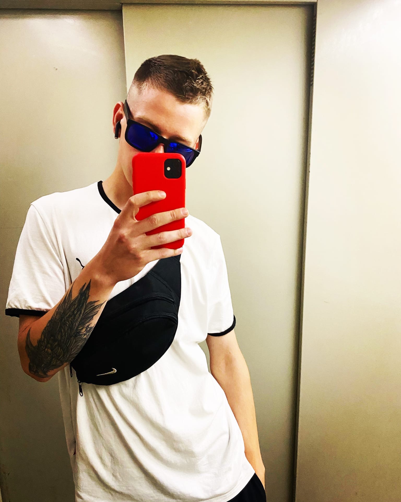 Пора вдохновляться песней «Сила внутри» Дарии Курпаяниди, раскачаться под мини-альбом реперов NEWARIK и AnDer, погружаться в собственные мысли с НЕКРОПОПом от «БКТТ», отбивать ритм ногой под сингл «Generation» veevat и crypt. Поехали!