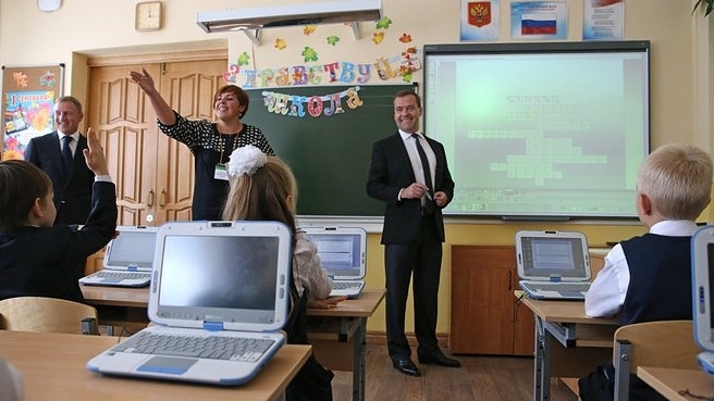 Уроки для взрослых: как собрать ребенка в первый класс и не накупить лишнего. Советы дала Анастасия Бондарева, педагог начальных классов высшей категории.