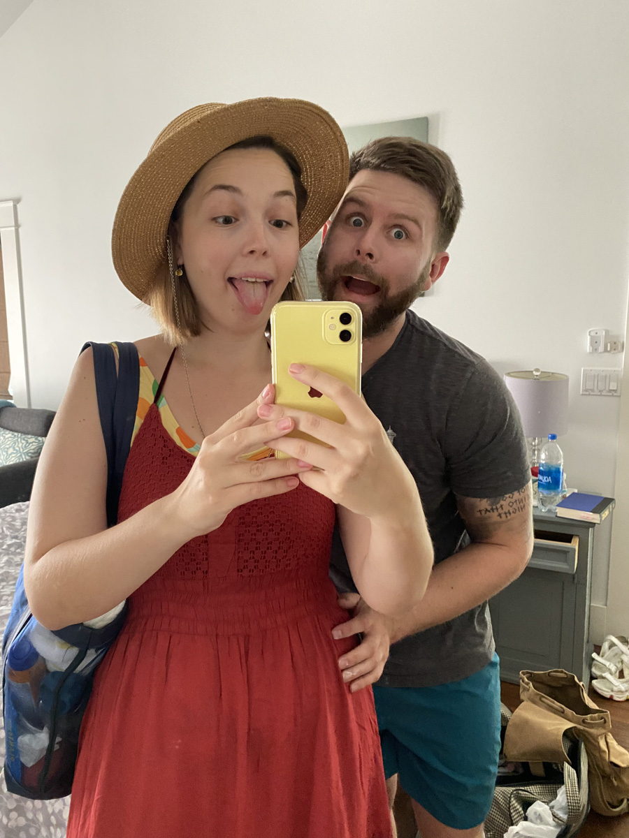 Екатерина Воробьева работала преподавательницей в «Американском доме» и там же встретила своего иностранного коллегу Кристиана. Почти с момента встречи они стали неразлучны, и вот спустя три года в совместной жизни молодых людей уже произошло предложение под «City of stars» из «Ла-Ла Ленд», свадьба с гостями по Zoom и переезд в Бостон.