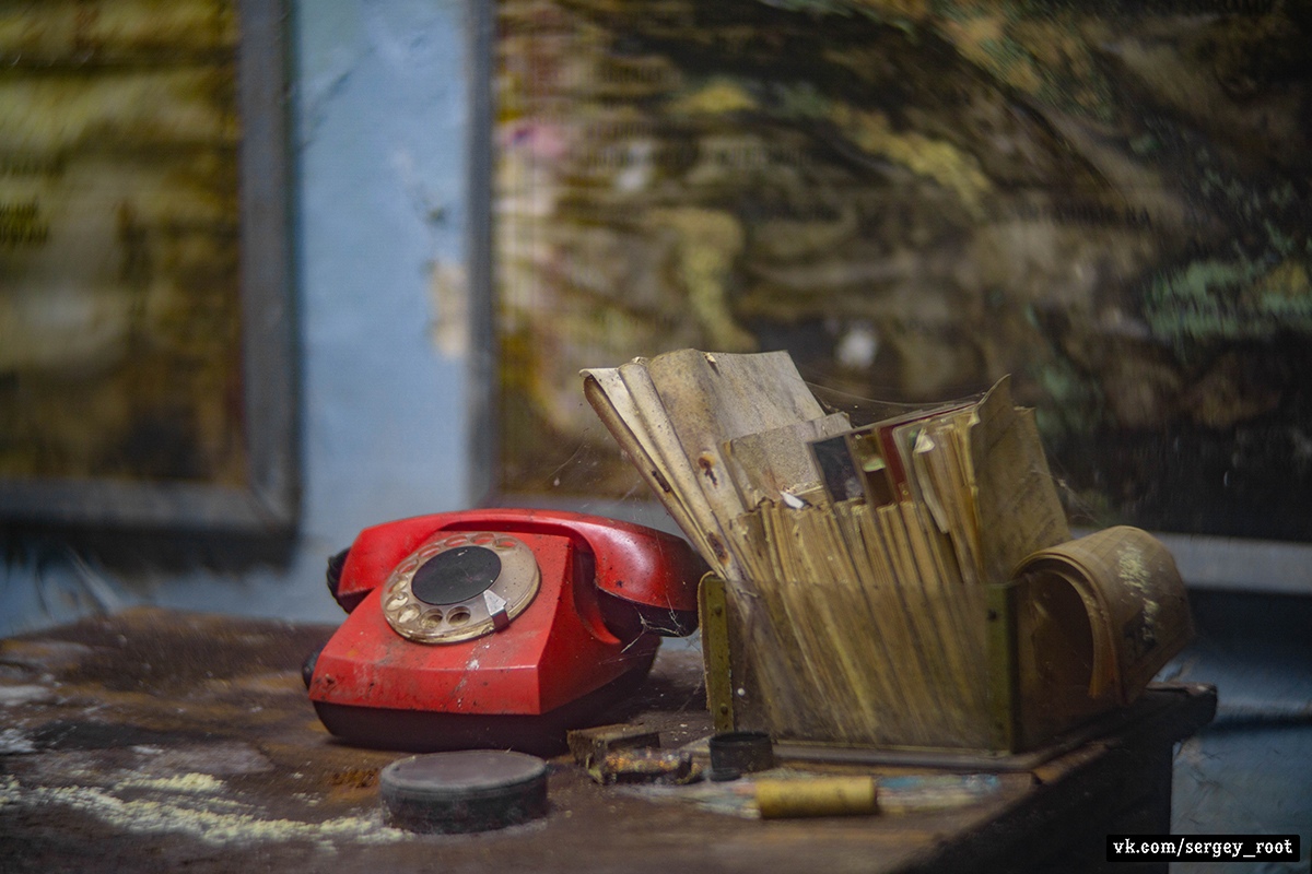 Фотограф Сергей Рут снова вызывает стайки мурашек. Смотрим его новый репортаж из полузатопленного владимирского бомбоубежища.