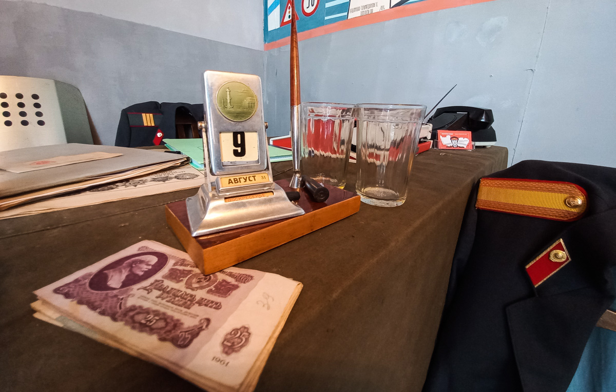 В прошлые выходные в музее парка 850-летия открылась новая интерактивная выставка, которая включает в себя несколько десятков оригинальных экспонатов, бывших в употреблении в советских органах внутренних дел.