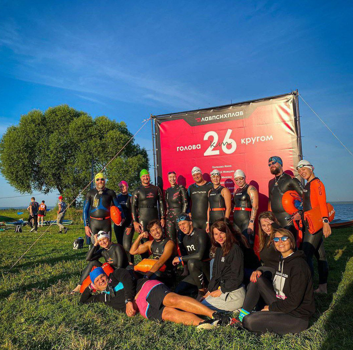 Владимирская ультрамарафонка Юлия Наумова заняла 6 место в своей возрастной категории на соревнованиях по плаванию в открытой воде. О самом массовом старте на Волге с 2000 участников, подготовке к преодолению 90 километров в августе и мыслях спортсменки во время заплыва — в рассказе «Ключ-Медиа».