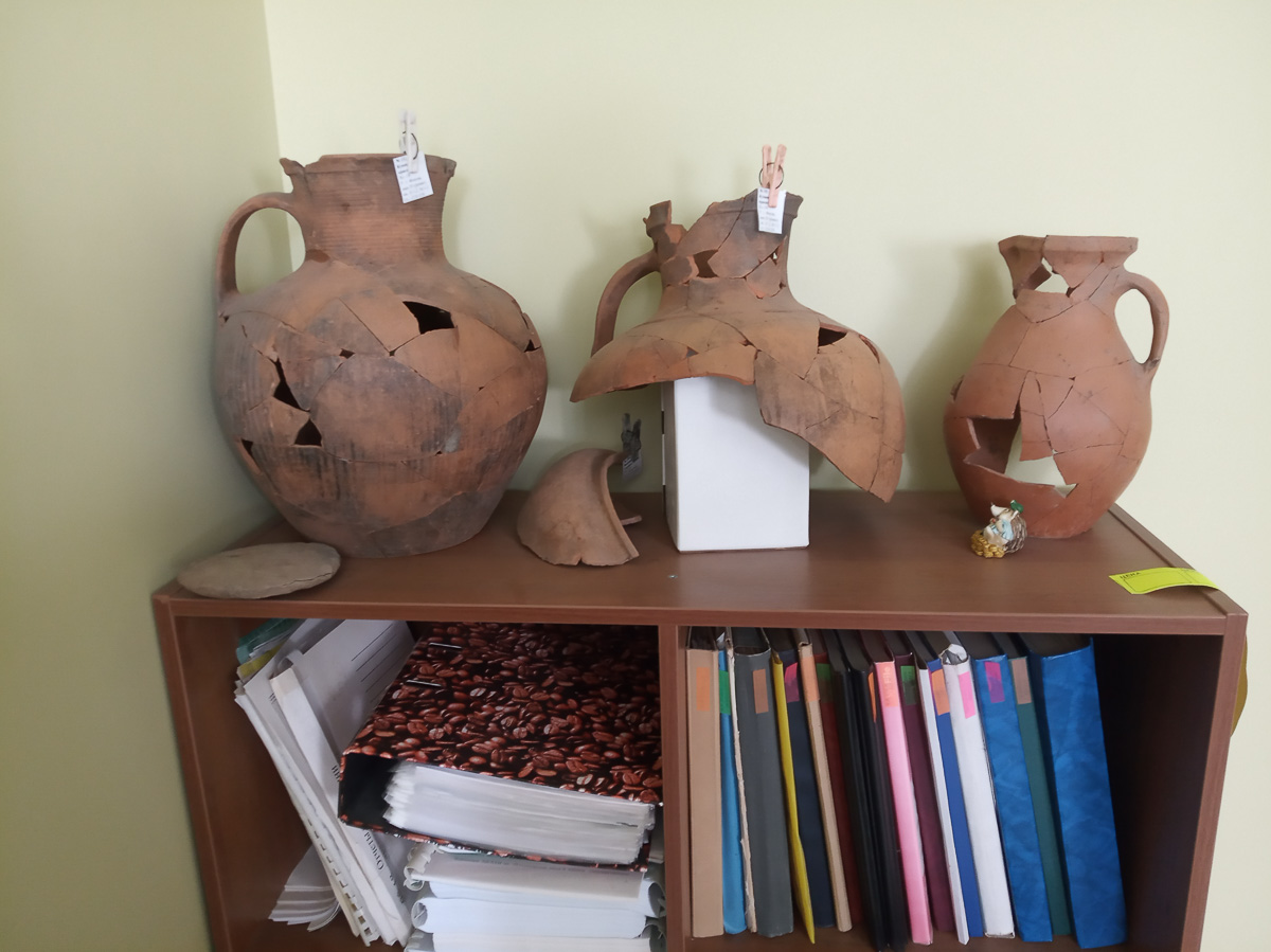 15 августа в России отметили свой профессиональный день археологи. Не поговорить на тему раскопок в такую дату было бы просто преступлением. И оттого сегодня речь пойдет про самые ценные находки «Владимирского областного центра археологии при ВлГУ» и предстоящие ему раскопки.