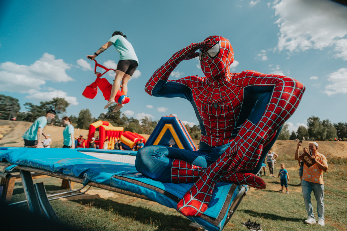В минувшие выходные владимирцы шумно отмечали день рождения Загородного парка. Самые яркие события праздника прошли в районе озера.