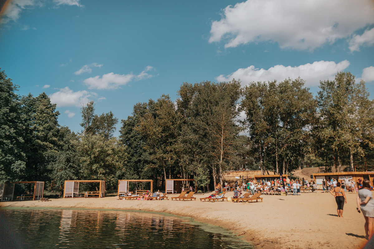 В минувшие выходные владимирцы шумно отмечали день рождения Загородного парка. Самые яркие события праздника прошли в районе озера.
