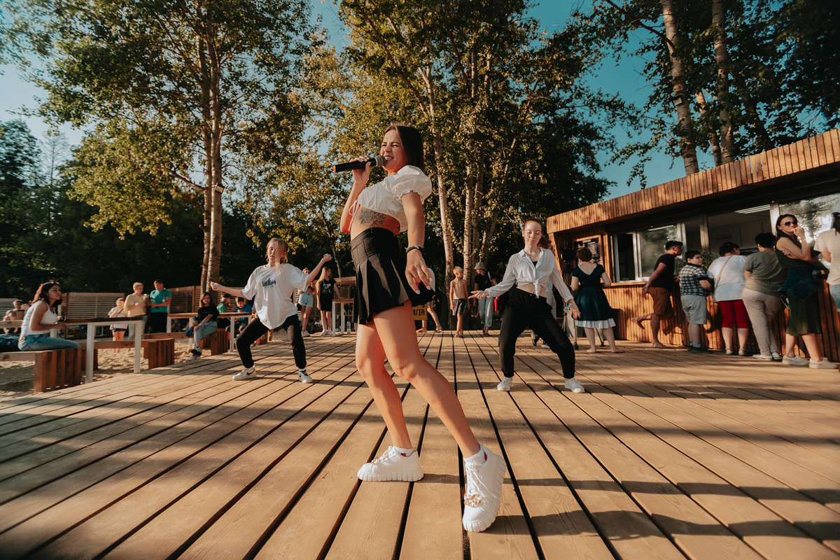 В минувшие выходные владимирцы шумно отмечали день рождения Загородного парка. Самые яркие события праздника прошли в районе озера.