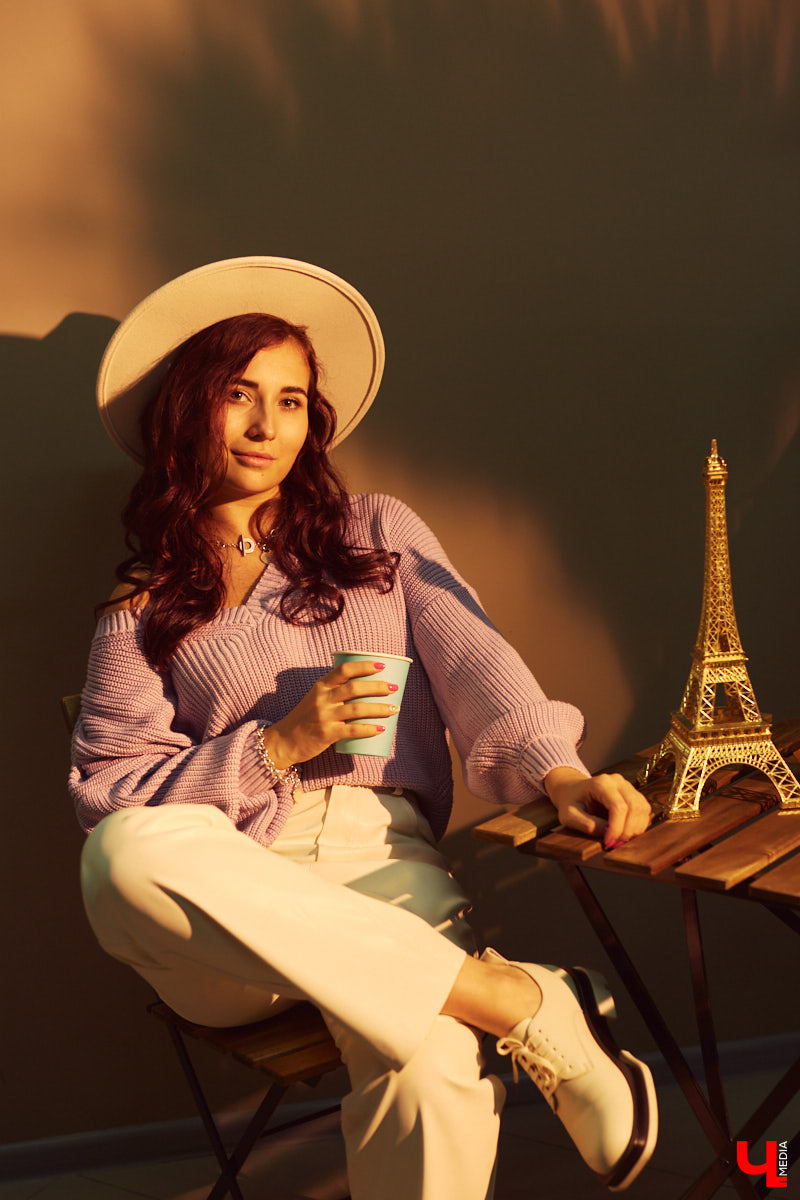 Ученики танцевальной школы «LaViDanza» обычно видят диву латины Валерию Лебедеву в спортивной одежде, за исключением занятий по high-heels, где девушка превращается в львицу, тигрицу и по жизни победительницу - высокий каблук обязывает. Однако, несмотря на бесконечную активность 25 часов в сутки, танцовщица вне работы очень даже любит наряжаться.