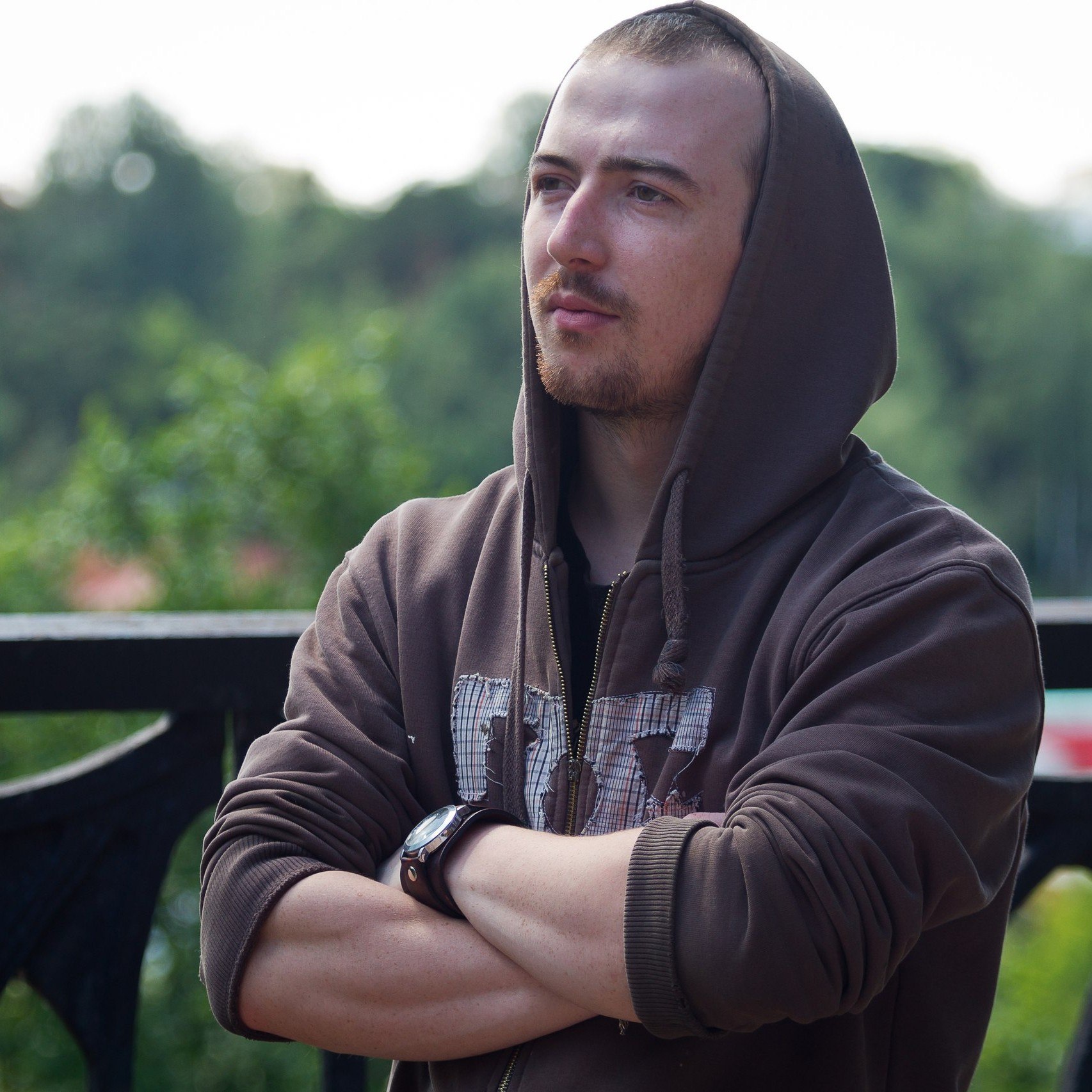 Владимирский архитектор Артём Рубцов продолжает удивлять профессиональными результатами в области создания модульных объектов. На этот раз он рассказал «Ключ-Медиа» про готовые 1,5 дома для романтического уикенда на двоих.