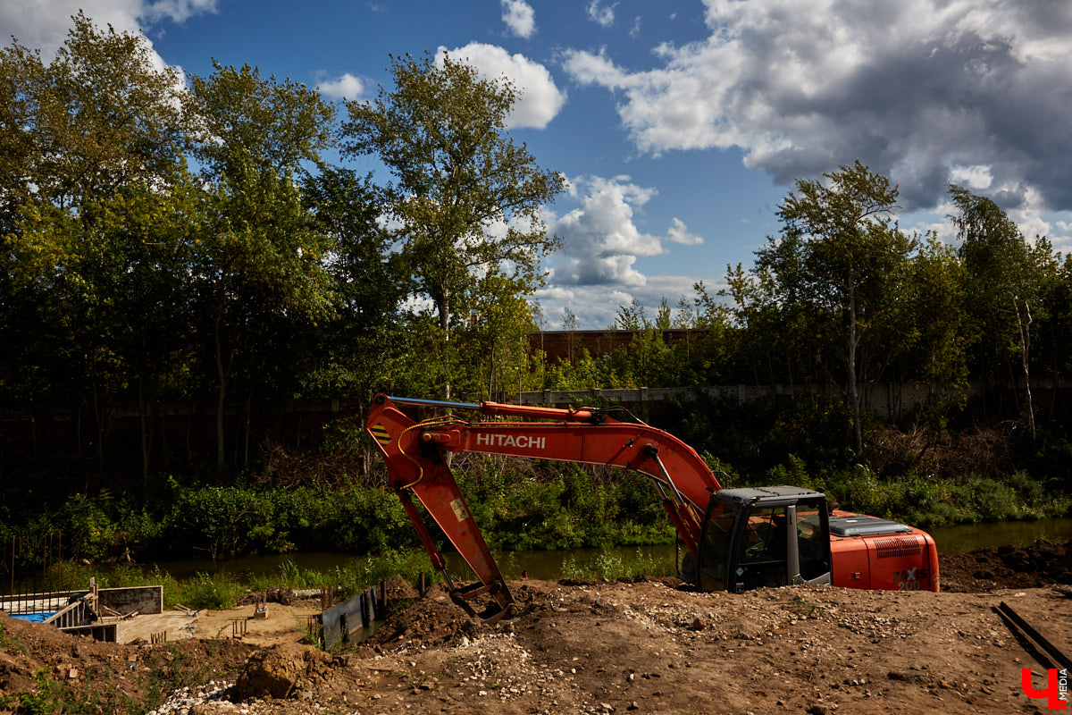 Владимир «лечат» от пробок и небезопасных перекрестков. А что еще творится с дорогами в 33-м регионе? Собрали подборку самых актуальных перемен.
