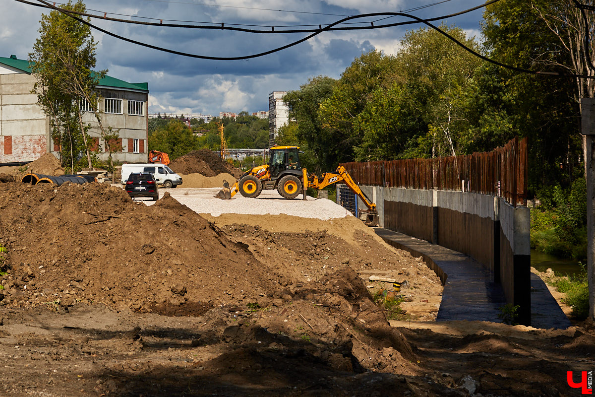 Владимир «лечат» от пробок и небезопасных перекрестков. А что еще творится с дорогами в 33-м регионе? Собрали подборку самых актуальных перемен.
