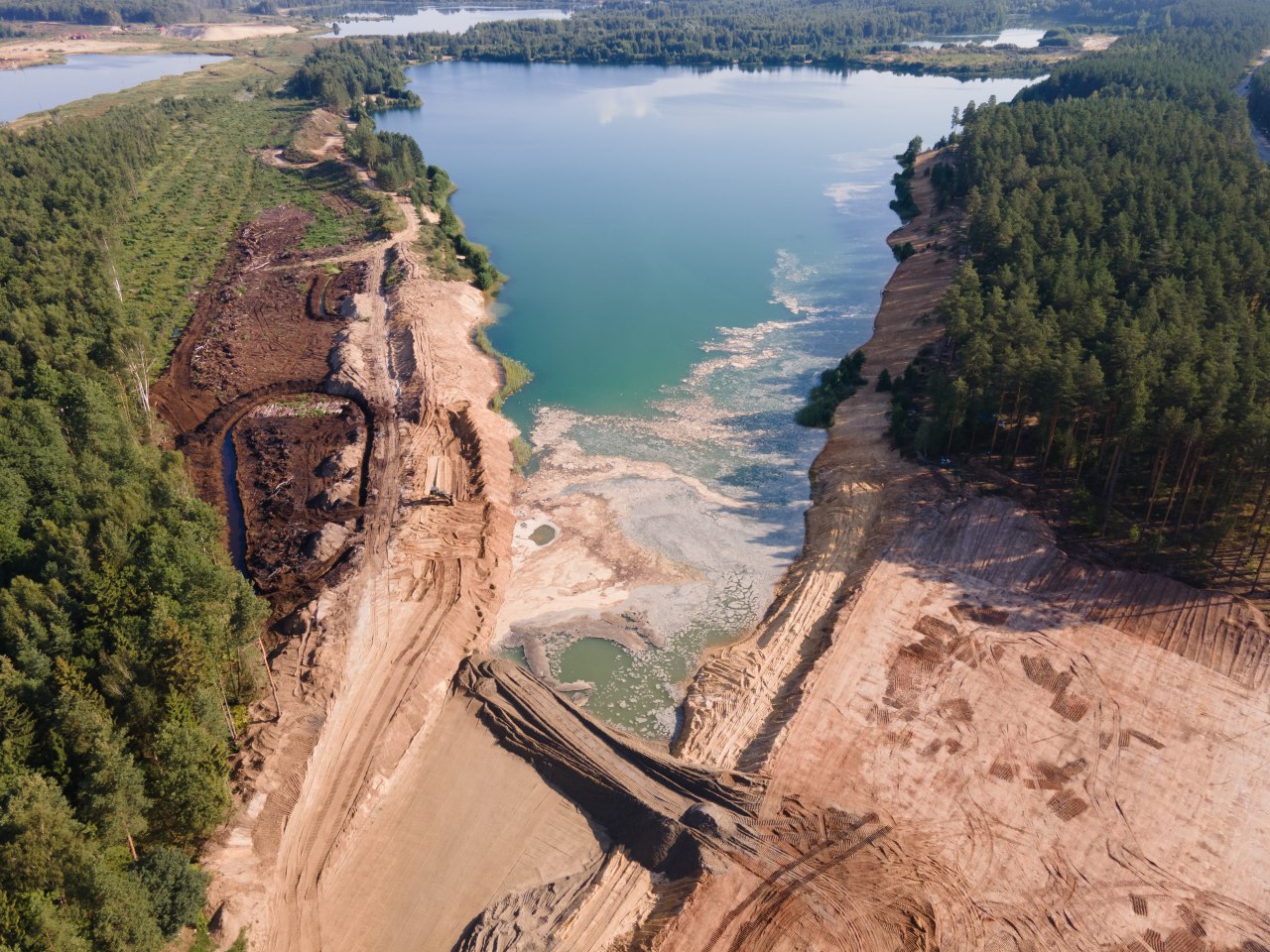 Владимир «лечат» от пробок и небезопасных перекрестков. А что еще творится с дорогами в 33-м регионе? Собрали подборку самых актуальных перемен.