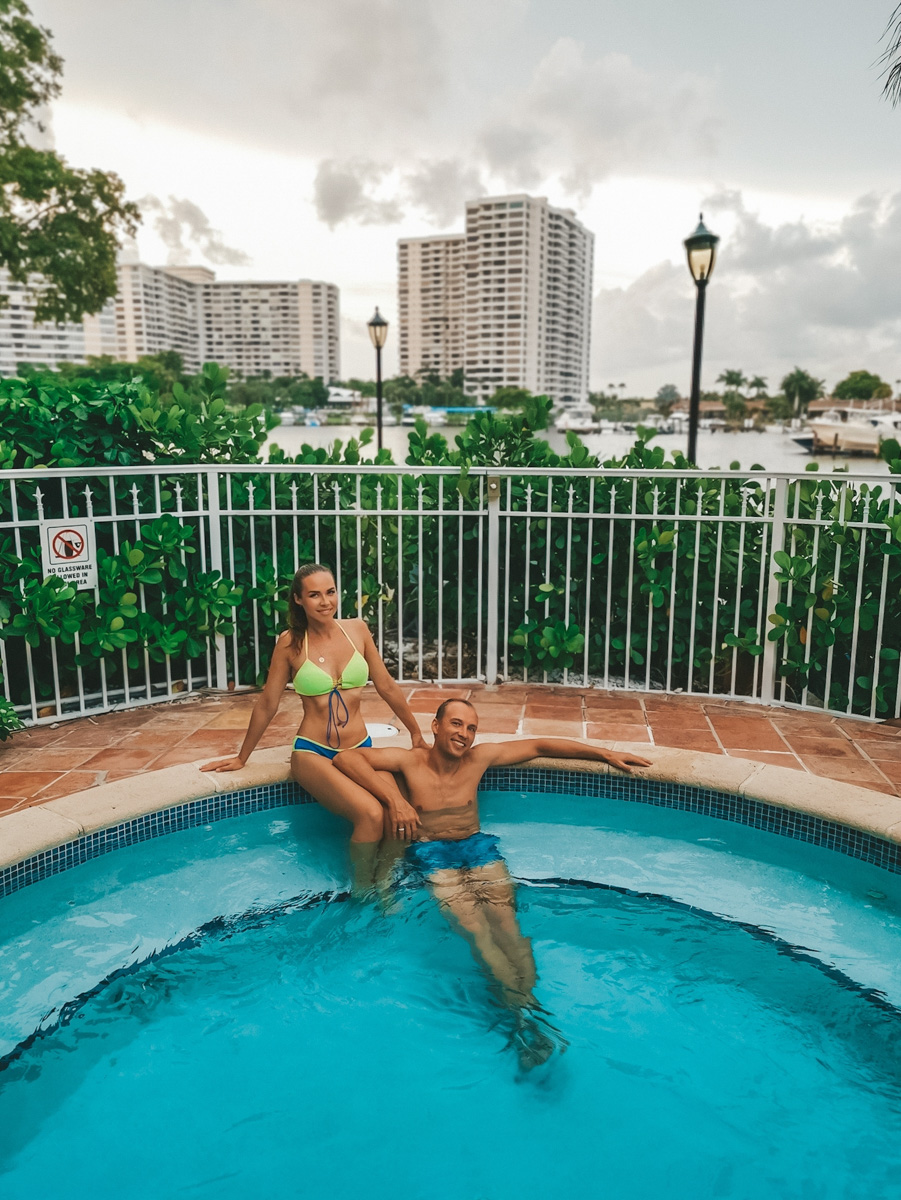 Америка была, есть и остается загадочной страной мечты, где, по мнению большинства россиян, можно легко заработать миллион и жить припеваючи. О том, как сказку сделать былью, расскажут владимирские тревел-блогеры Юлия и Никита Красновы.