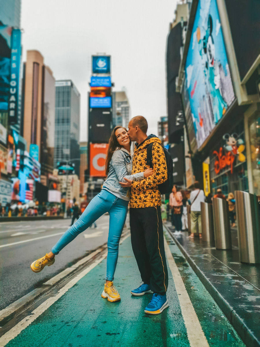 Америка была, есть и остается загадочной страной мечты, где, по мнению большинства россиян, можно легко заработать миллион и жить припеваючи. О том, как сказку сделать былью, расскажут владимирские тревел-блогеры Юлия и Никита Красновы.