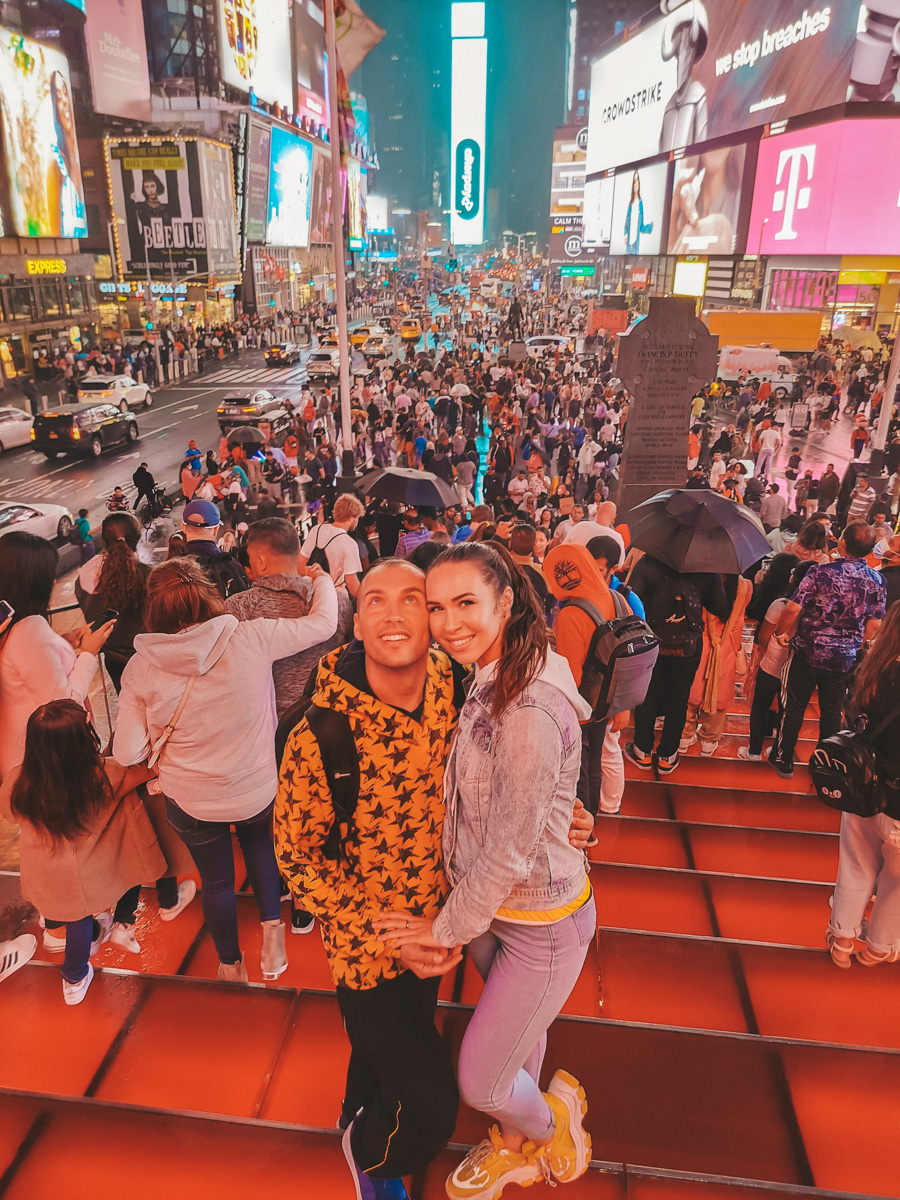 Америка была, есть и остается загадочной страной мечты, где, по мнению большинства россиян, можно легко заработать миллион и жить припеваючи. О том, как сказку сделать былью, расскажут владимирские тревел-блогеры Юлия и Никита Красновы.