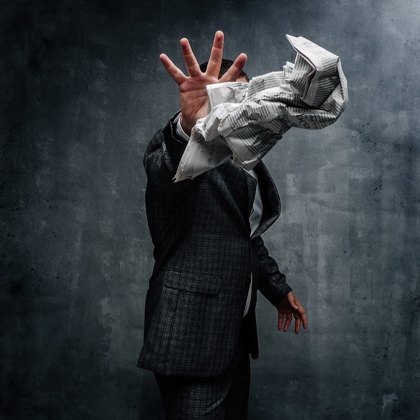 Оценили деловой стиль блогера и риелтора Владислава Брагина.