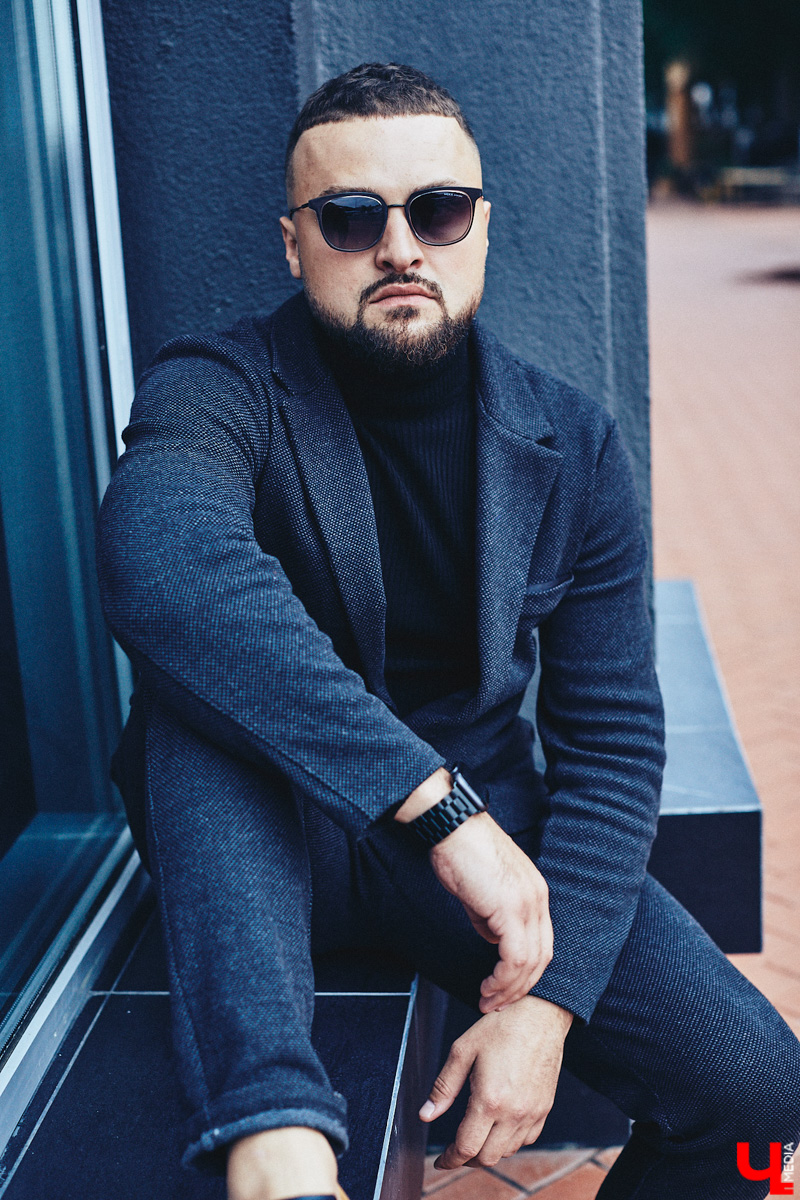 Оценили деловой стиль блогера и риелтора Владислава Брагина.