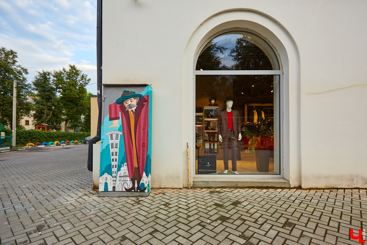 Расписанные фасады и электрощиты: что еще угодило в подборку городских арт-обновлений, кроме 72-летнего скейтера, романтичного триптиха и котиков?