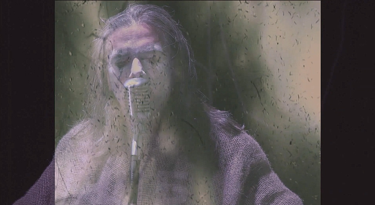 Когда год назад на владимирской сцене появился проект с замысловатым названием «Семён и Хор Блаженных имени Ф. М. Достоевского», мало кто обратил на него внимание. А ведь проект организовал Семён Здесь, в прошлом лидер и солист владимирской группы «Партизаны против PR», а еще раньше – группы «Дали».