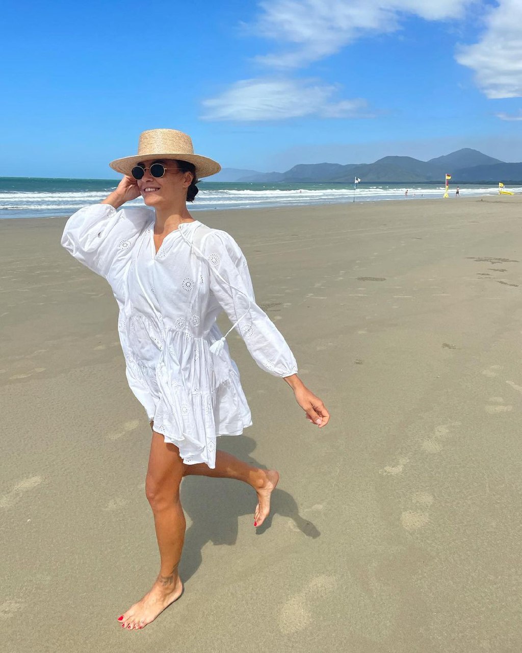 Юлия Фокина, ныне Бэггс, из Владимира переехала жить в самый теплый штат Австралии в 2019 году. Любовь к жизни и путешествиям она транслирует через свои соцсети — Instagram и YouTube-канал. Быть может, именно этот лайфстайл помог ей обрести работу мечты в туристической сфере, найти любовь и выйти замуж за известного радиоведущего?