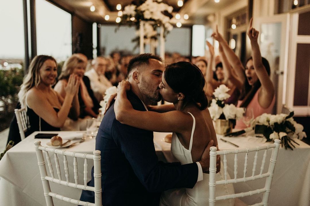 Юлия Фокина, ныне Бэггс, из Владимира переехала жить в самый теплый штат Австралии в 2019 году. Любовь к жизни и путешествиям она транслирует через свои соцсети — Instagram и YouTube-канал. Быть может, именно этот лайфстайл помог ей обрести работу мечты в туристической сфере, найти любовь и выйти замуж за известного радиоведущего?