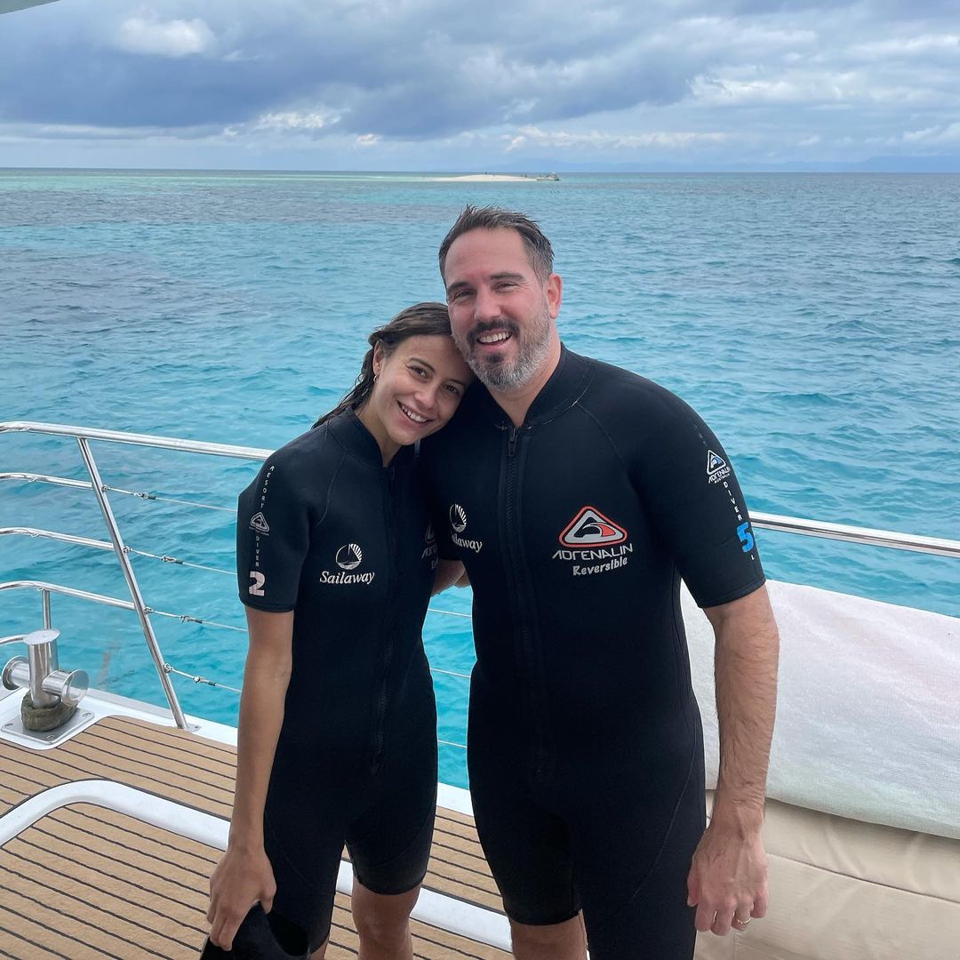 Юлия Фокина, ныне Бэггс, из Владимира переехала жить в самый теплый штат Австралии в 2019 году. Любовь к жизни и путешествиям она транслирует через свои соцсети — Instagram и YouTube-канал. Быть может, именно этот лайфстайл помог ей обрести работу мечты в туристической сфере, найти любовь и выйти замуж за известного радиоведущего?