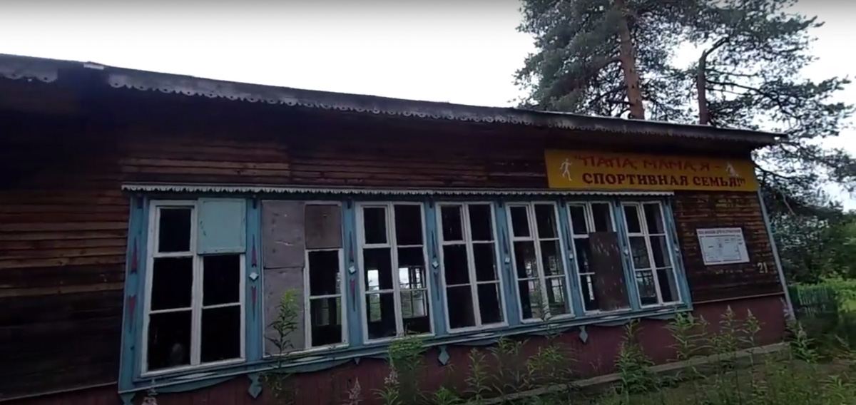 Видеоблогер Михаил Слуцкий побывал в заброшенном пионерлагере «Чайка». Он поделился с нами кадрами и впечатлениями от посещения этого объекта.